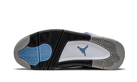 Air Jordans 4 Retro ‘University Blue’ CT8527-400